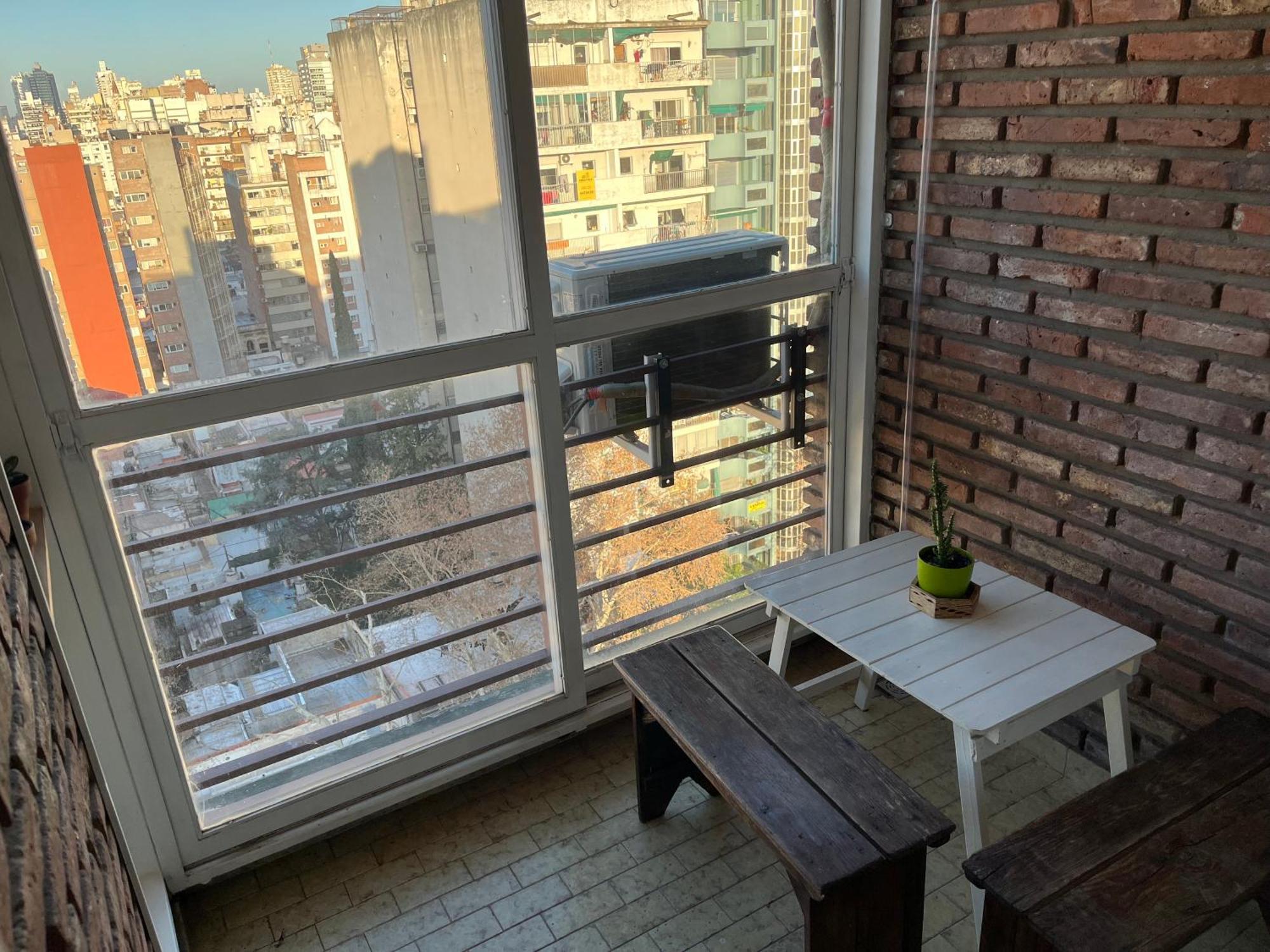 Luminoso, Excelente Ubicacion Sobre Bv Orono Apartment *